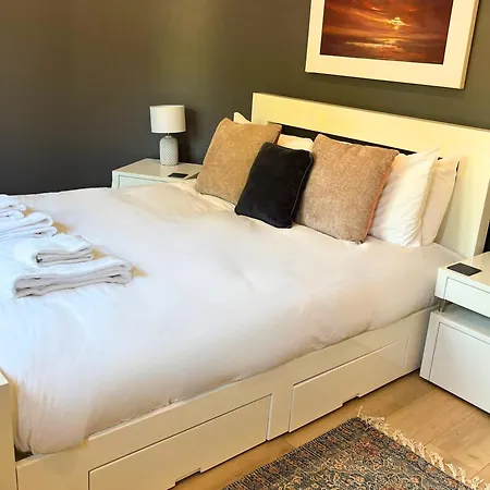 Holiday home Luxurious 4 Bedroom New England Style - Trewhiddle 30 *